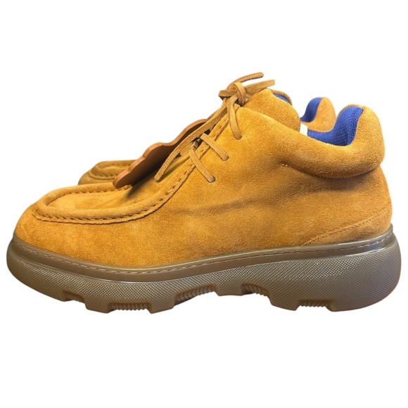 Burberry Suede Creeper Mid Lace-Up Round Toed Shoes. Size 13M. Retails 1,150 main image 9